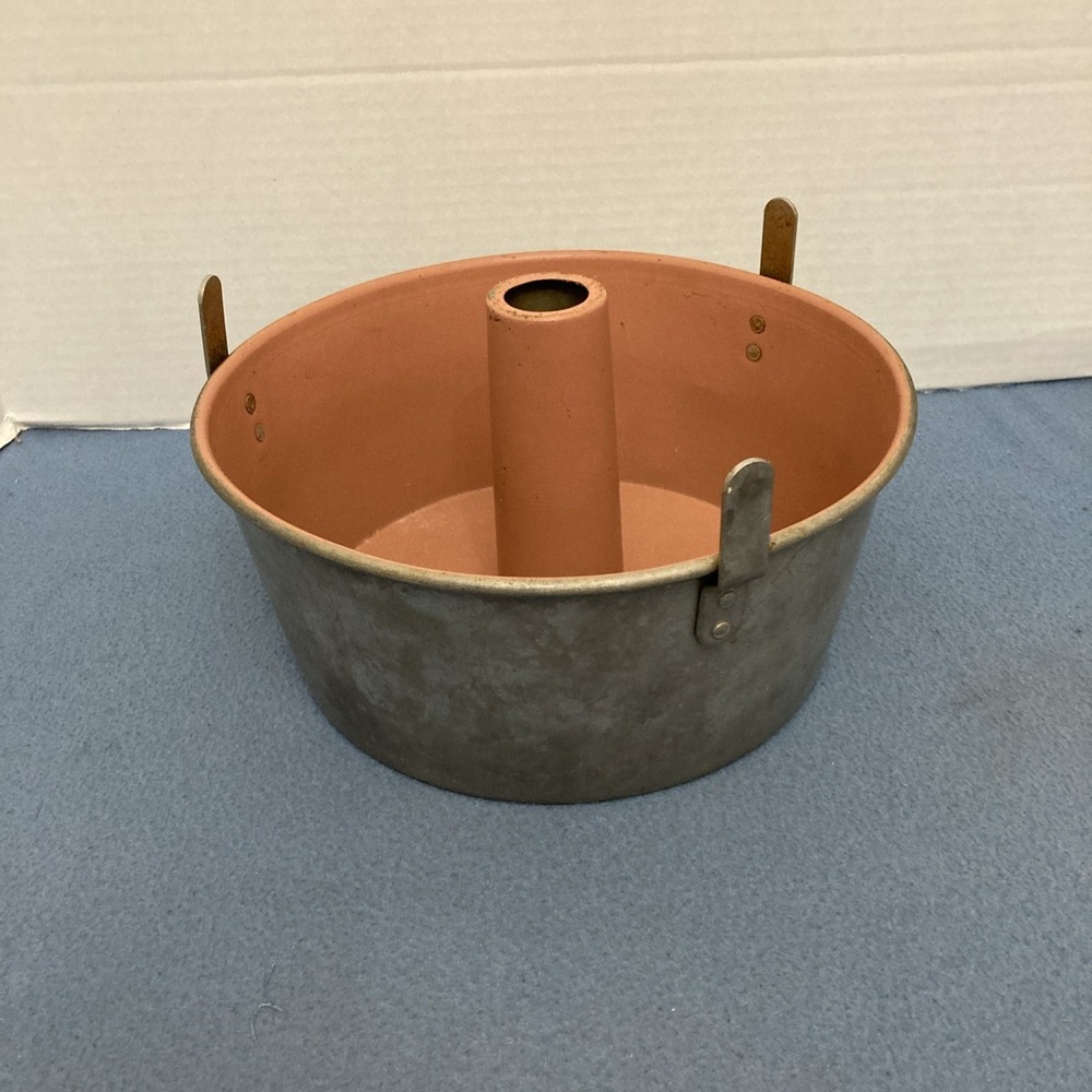 VTG Mirro Aluminum One Piece Angel Food Cake/Bundt Tube Pan - M-5304-50